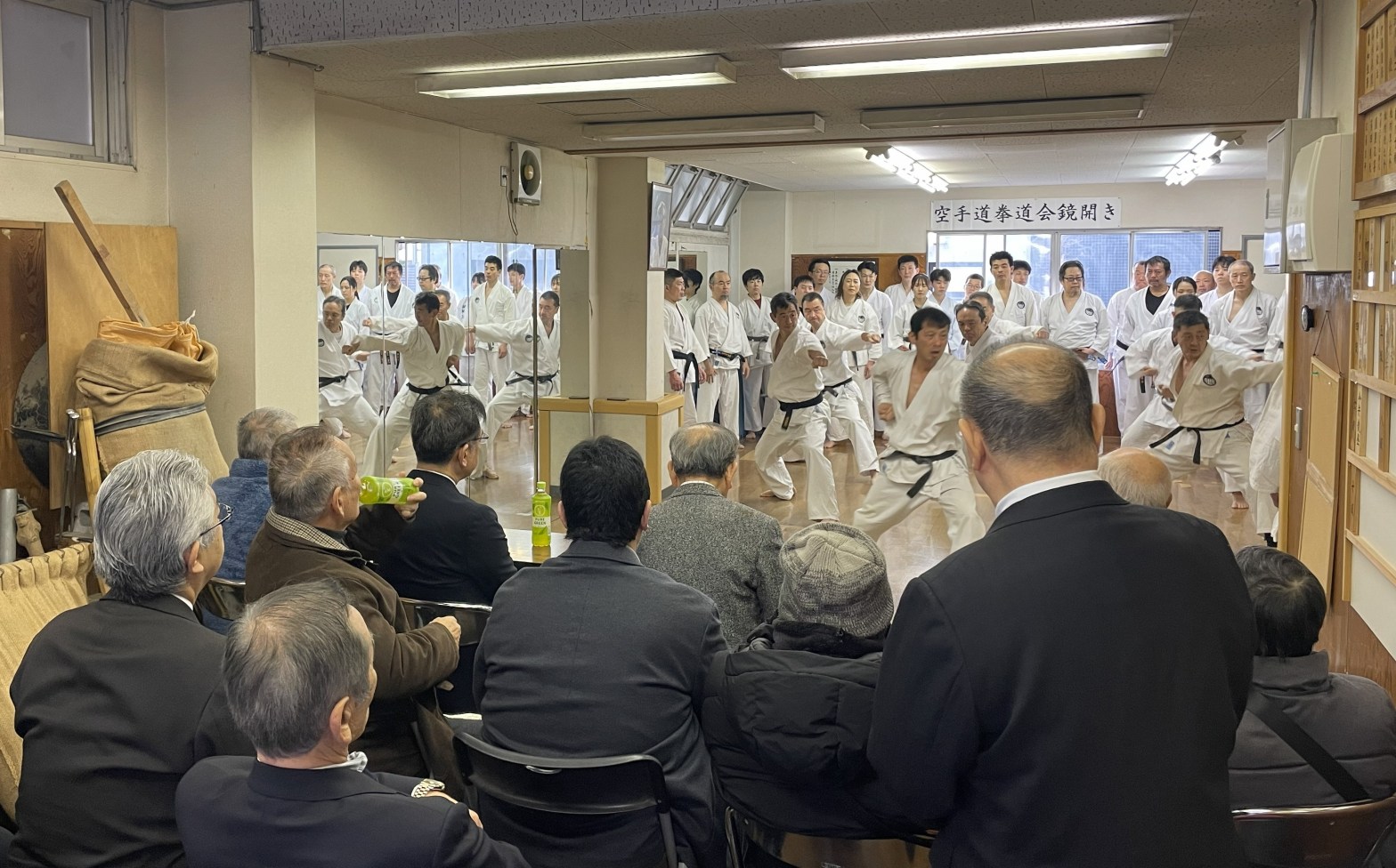 【報告】青少年育成事業（空手道拳道会：鏡開き）